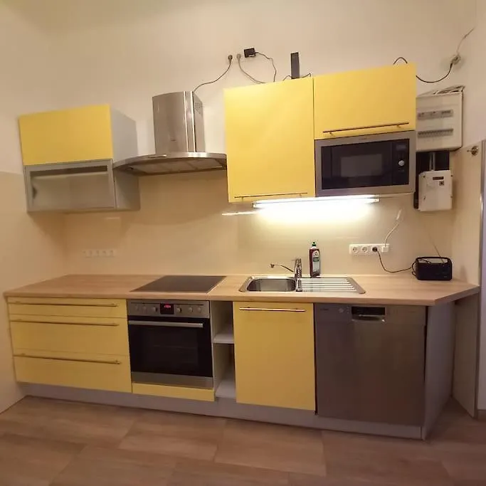 Altbauwohnung Neu Saniert - Fuer Familien Geeignet Vídeň Apartmán
