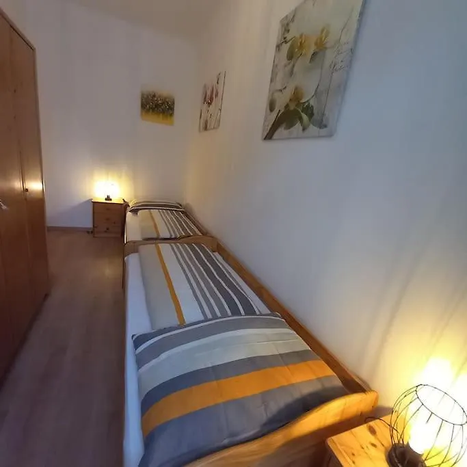 Altbauwohnung Neu Saniert - Fuer Familien Geeignet Vídeň Apartmán