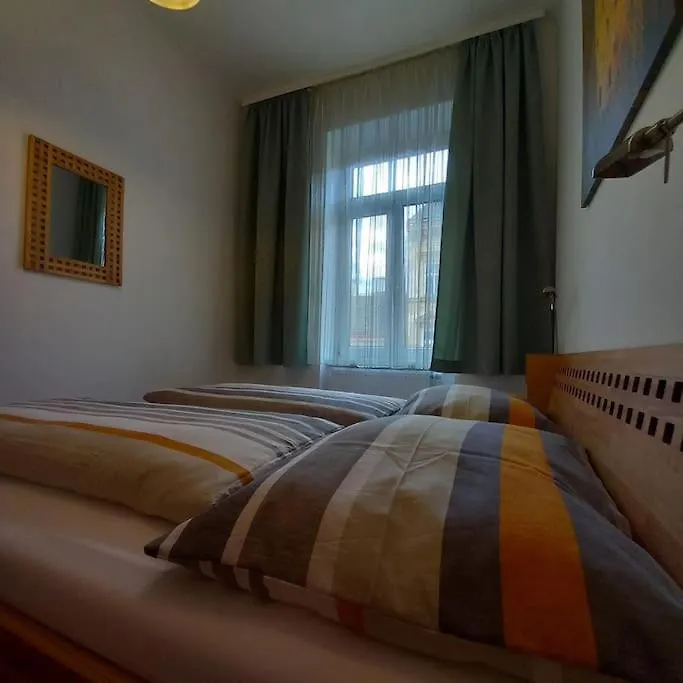 Altbauwohnung Neu Saniert - Fuer Familien Geeignet Vídeň Apartmán