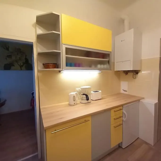 Altbauwohnung Neu Saniert - Fuer Familien Geeignet Vídeň Apartmán